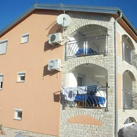 Charmante Mit Balkon By Interhome Vir